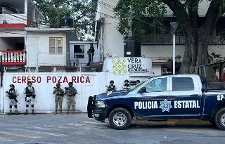 Imagen Trasladan a otros penales a 43 internos del cereso de Poza Rica, Veracruz