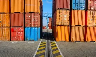 Imagen Sheinbaum propone aumentar aranceles a más de mil productos importados