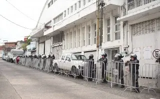 Imagen Resguardan instalaciones del OPLE por recuento electoral de Poza Rica