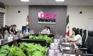 Imagen Trasladan a oficinas de OPLE paquetes electorales de 70 municipios de Veracruz 