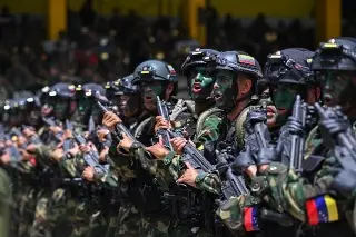 Imagen Maduro anuncia nueva jornada de entrenamientos militares ante amenaza por presencia de buques de EU