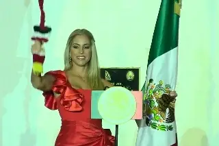Imagen Paty Lobeira da su último Grito de Independencia en Veracruz 