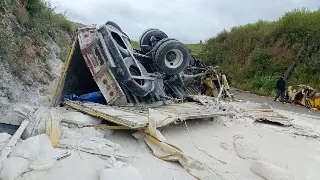 Se registra trágico accidente en autopista de Veracruz; reportan 3 muertos y 3 heridos 