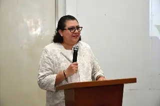 Directora de la Facultad de Comunicación de la UV rinde su último informe de labores
