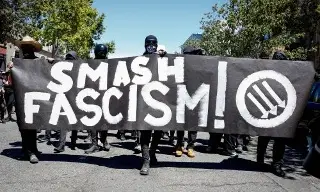 ¿Qué es Antifa, el movimiento declarado como terroristas por Trump?