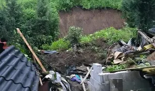 Imagen Deja dos muertos deslave de cerro en Edomex, entre ellos una menor