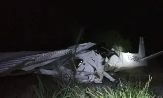 Imagen Mueren dos personas tras desplomarse avioneta en NL