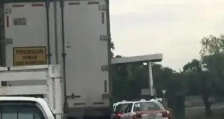 Imagen Tome precauciones, hay cierre parcial parcial en autopista de Veracruz 