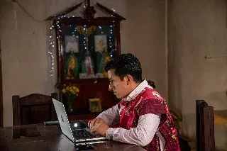 Imagen Maestro indígena mexicano enseña la lengua totzil a la inteligencia artificial ChatGPT