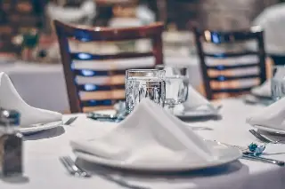 Imagen Restaurantes analizan subir precios de cartas si aumentan impuesto a refrescos