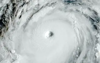 Imagen Hong Kong activa todas las alarmas ante supertifón Ragasa, la tormenta más potente del año