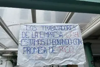 Imagen Segundo día de paro de trabajadores de limpieza en hospitales de Veracruz por falta de pago