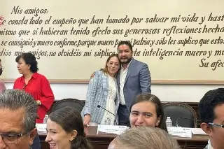 Imagen No voy a decir nada: regidora de Xalapa evita hablar sobre su esposo vinculado a la Luz del Mundo