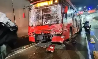 Imagen Deja 12 lesionados choque de dos unidades del Metrobús en CDMX
