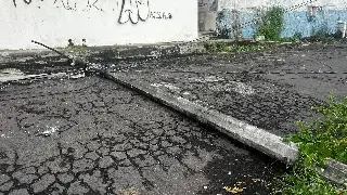 Imagen Cae poste de CFE en colonia de Boca del Río 