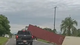 Imagen Reportan volcadura en esta carretera de Veracruz. Precaución