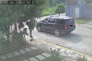 Imagen Por macetas en la calle, mujer es amenazada de muerte por político de Veracruz