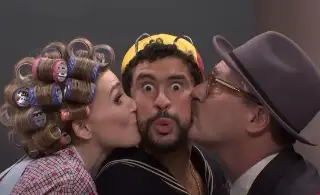 Imagen Parodian al 'Chavo del 8' en SNL; Bad Bunny actuó como Quico en inglés