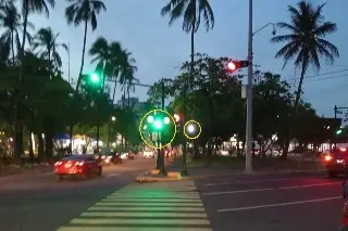 Imagen Advierten de cruce peligroso en el Centro de Veracruz por semáforo peatonal mal sincronizado