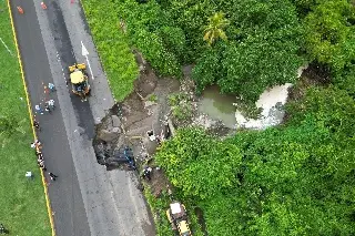 Imagen Así atienden mega socavón formado en zona de la Riviera Veracruzana 