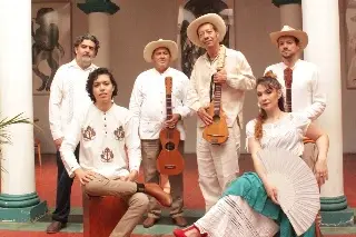 Imagen Varados más de 12 horas: músicos de Son de Madera denuncian fallas en autobús rumbo al Cervantino