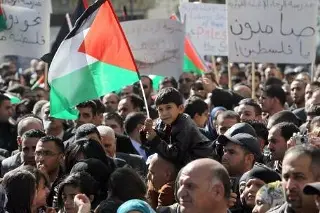Imagen Rehenes israelíes serán liberados el lunes, tras firma de acuerdo de paz: Trump