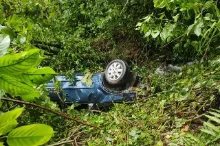 Imagen Médico muere al ser impactado por derrumbe en la carretera Orizaba–Zongolica
