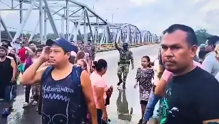 Imagen Desalojan puente del río Cazones, ¿podría colapsar?