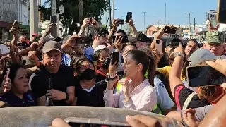 Entre reclamos de la ciudadanía, Sheinbaum evalúa daños en Poza Rica, Veracruz