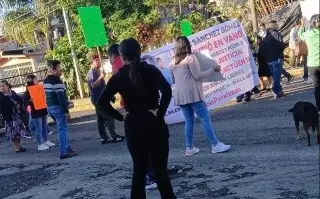 Ciudadanos realizan bloqueo en carretera de Veracruz; esto exigen 