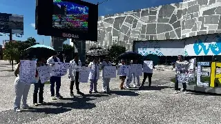 Imagen Trabajadores del IMSS Bienestar protestan en Boca del Río; esto exigen 