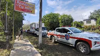 Imagen Entrega Bomberos Conurbados 5 toneladas de víveres en Álamo, Veracruz