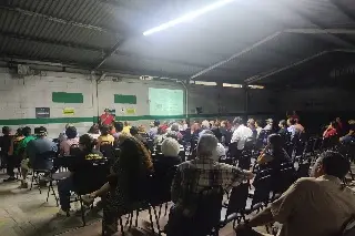Imagen Vecinos vigilantes detienen a ladrones y los entregan a la policía; checa dónde 