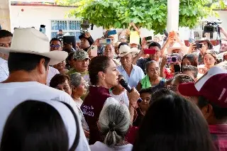 Sheinbaum visita zonas afectadas por lluvias e inundaciones en Puebla 