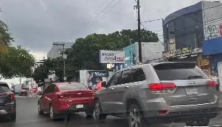 Imagen Choque genera tráfico en avenida de Veracruz 