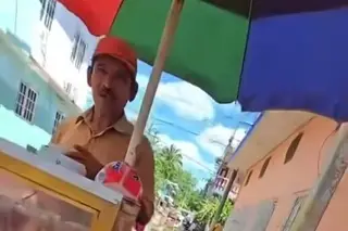 Regaló toda su nieve a los afectados por las inundaciones en Poza Rica (+Video)