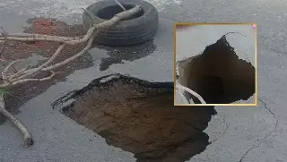Imagen Se abre socavón de 4 metros de profundidad en Veracruz 