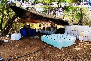 Imagen Aseguran narcolaboratorio, 500 kilos de metanfetamina y 211 mil pastillas de fentanilo en Culiacán