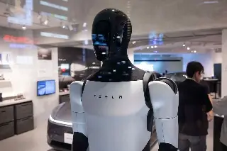 Elon Musk asegura que su nuevo robot Optimús 'acabará con la pobreza'