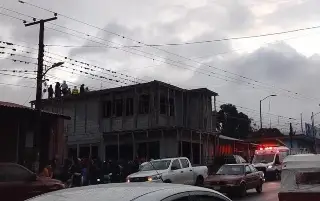 Albañil muere electrocutado en Acultzingo