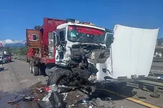 Imagen Se registra aparatosa carambola en autopista de Veracruz, ¿Cómo ocurrió?