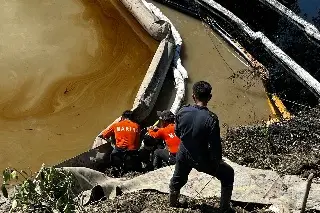 Imagen Semar activa plan especial por derrame de petróleo en río al norte de Veracruz 
