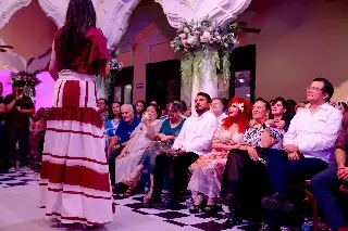 Imagen Hermana de Layda Sansores canta su informe del DIF (+Video)
