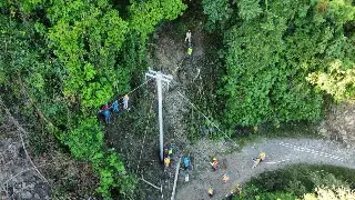 Imagen CFE restablece suministro eléctrico al 100% tras inundaciones en Veracruz