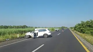 Imagen Tome precauciones, hay cierre parcial de circulación en carretera de Veracruz