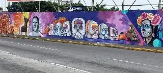 Artistas Veracruzanos pintan mural “Altar de Día de Muertos”