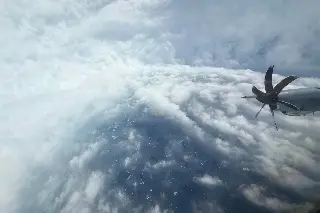 Imagen Avión cazahuracanes de EU es forzado a regresar por turbulencias muy fuertes de Melissa