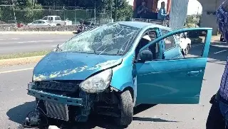 Imagen ¿Es cierto que un auto cayó de distribuidor vial de Xalapa? Esto se sabe