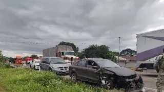 Imagen Hay cierre parcial de circulación en carretera de Veracruz; esta es la razón 