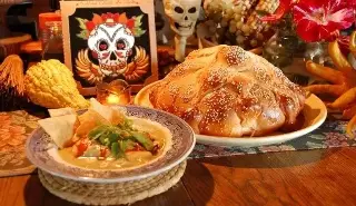 Imagen ¿Colocas alimentos en la ofrenda del altar de muertos? Checa esta información 
